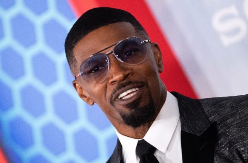 jamie foxx makes first public outing since medical scare