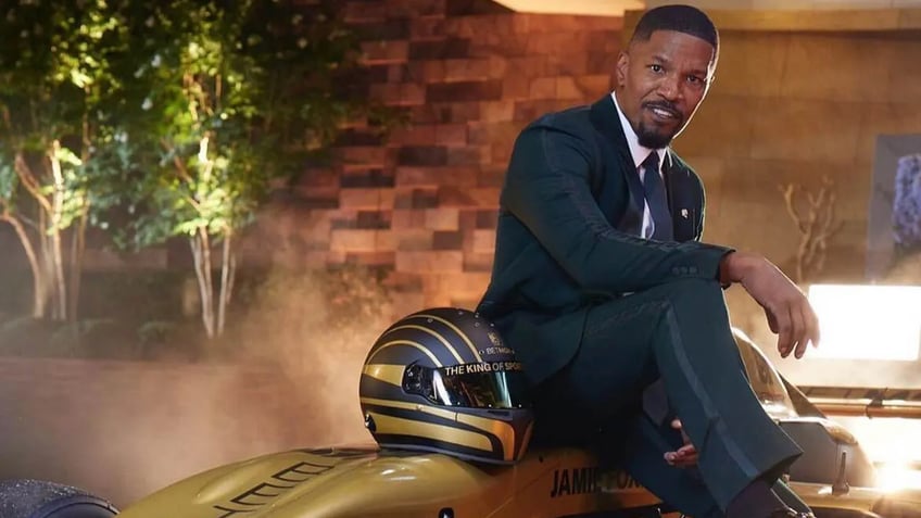 jamie foxx receives blessings from hollywood after breaking silence on medical complication