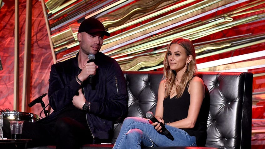 jana kramer reunites with cheating ex husband i used jana as my scapegoat