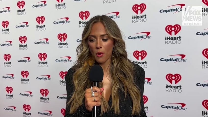 jana kramer reunites with cheating ex husband i used jana as my scapegoat