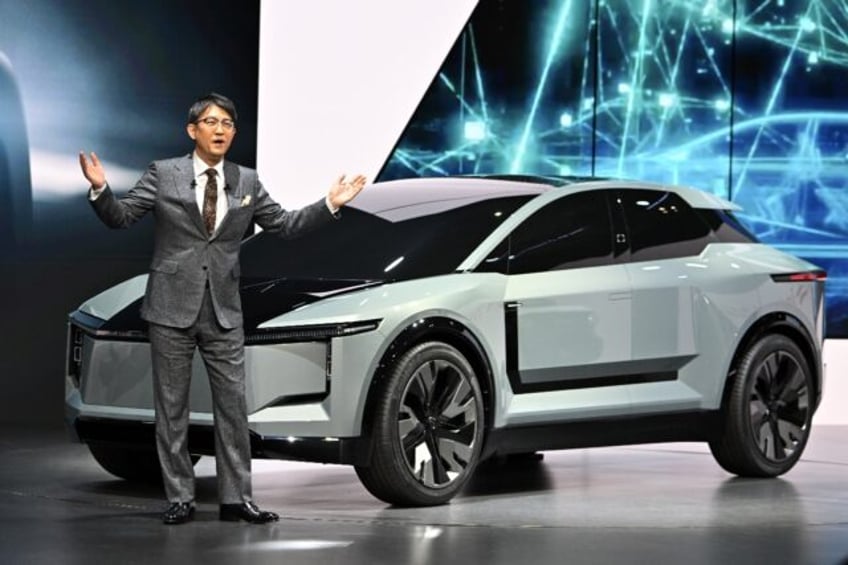 japan auto show returns playing catchup on evs