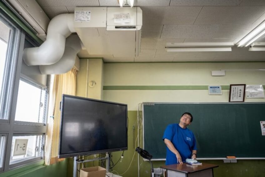 Pupils are wilting in ageing school buildings in Japan because poor insulation is cancelli