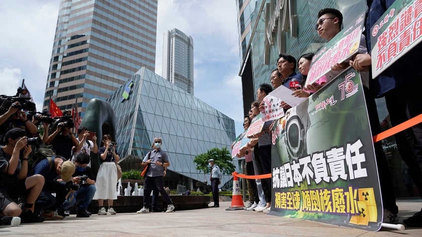 japanese prime minister eats fish from radioactive wastewater dump to demonstrate safety