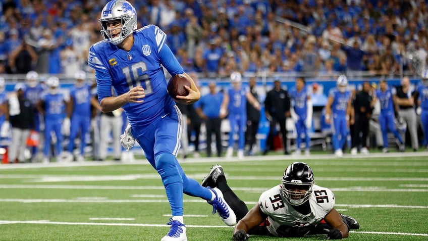 jared goff roars as lions take care of falcons at home