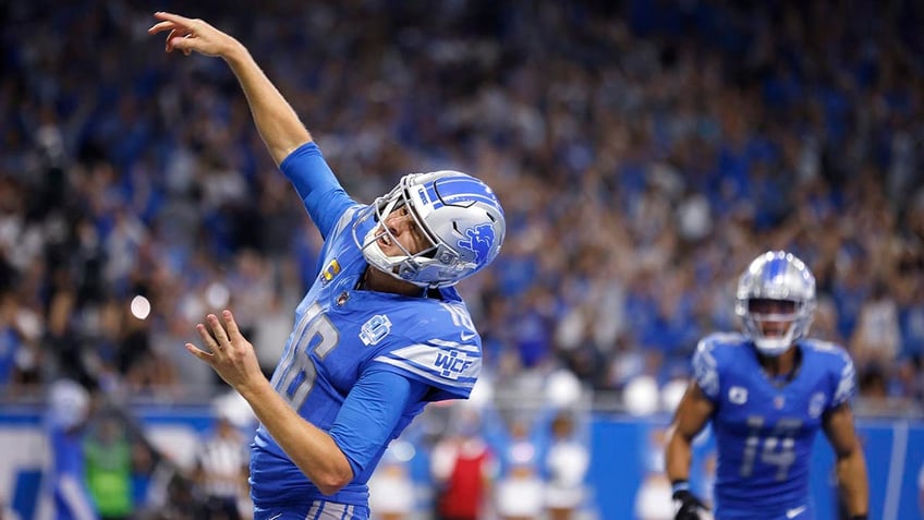 jared goff roars as lions take care of falcons at home