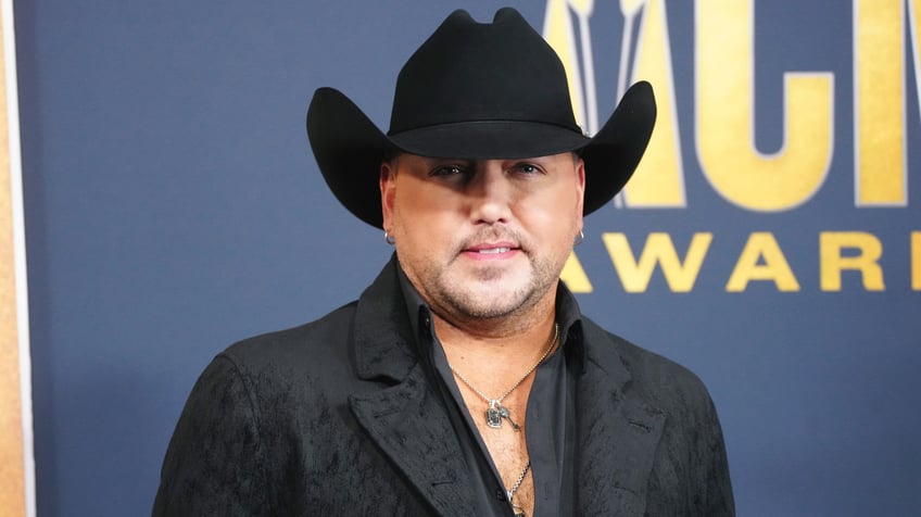 jason aldean small town backlash country singer wife brittany fight back amid controversies