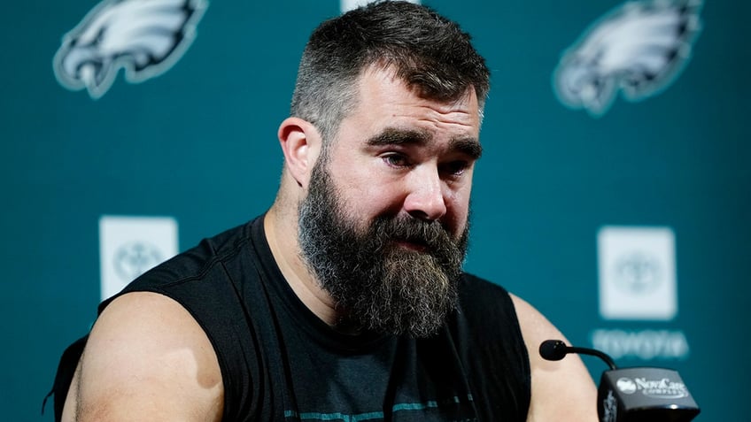 Jason Kelce announces retirement