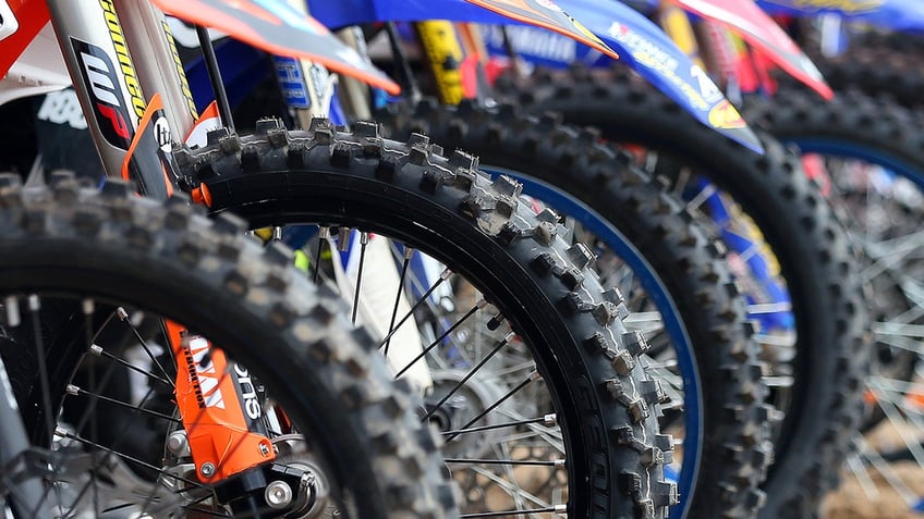 Motocross tires