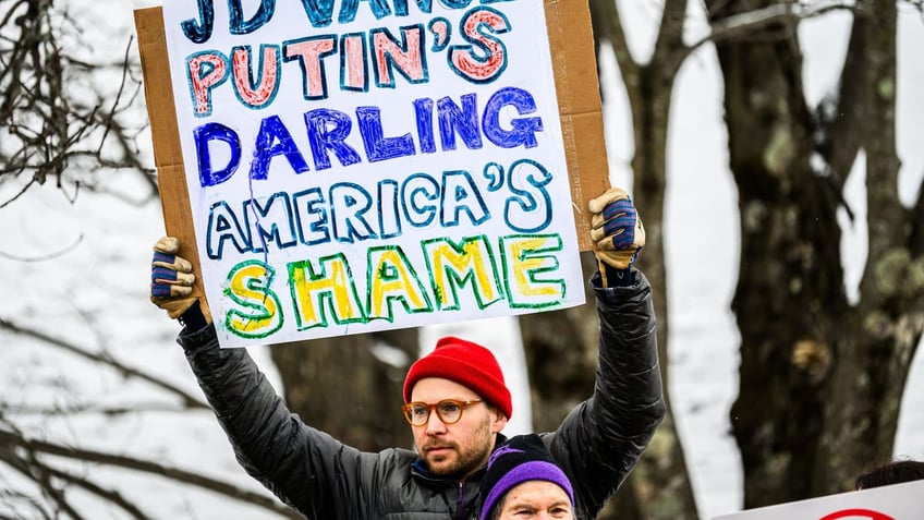 Protestiers demonstrating against Vance in Vermont