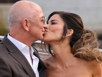 Jeff Bezos, Lauren Sánchez celebrity wedding guests take Venice by storm
