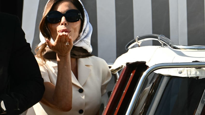 Lauren Sanchez blows a kiss to the camera