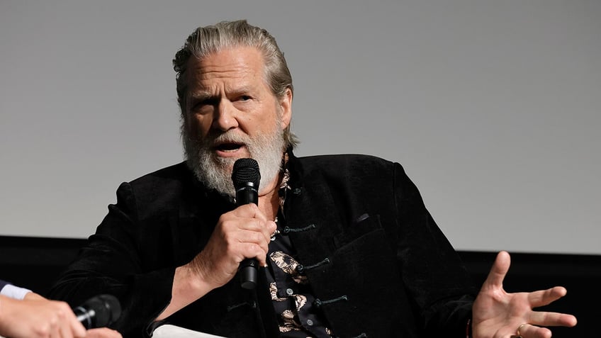 Jeff Bridges speaks on a panel