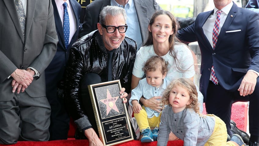 Jeff Goldblum and his wife with their kids