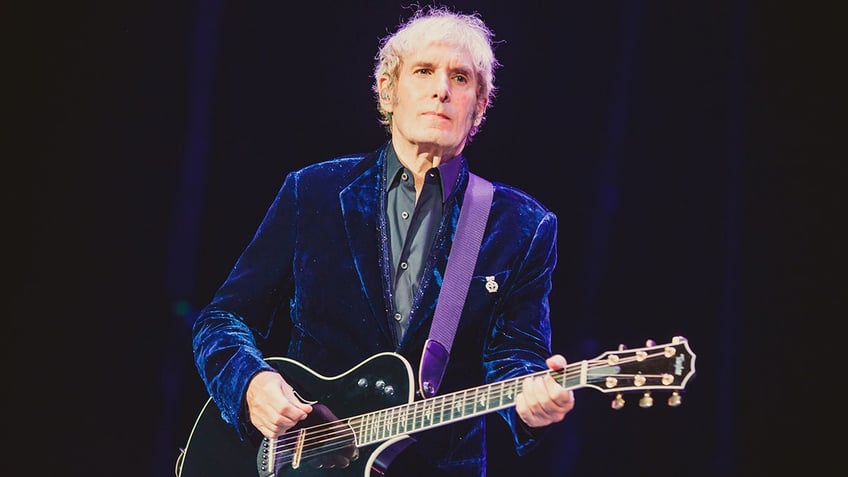 Michael Bolton performing