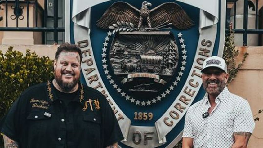 Jelly Roll with Cam Hanes at the Oregon State Prison