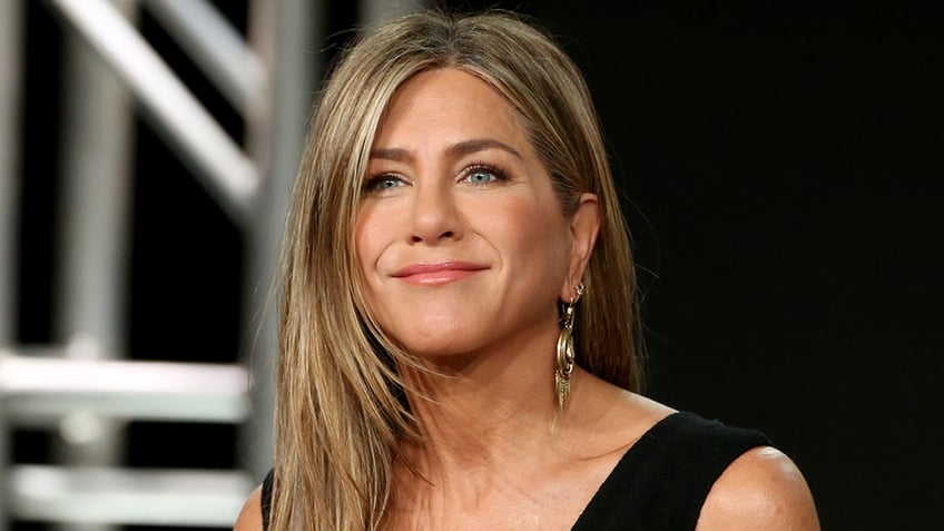 jennifer aniston george clooney kevin bacons early struggles before hollywood fame
