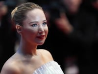 Jennifer Lawrence stirs Oscar talk in Cannes for ‘Die, My Love’