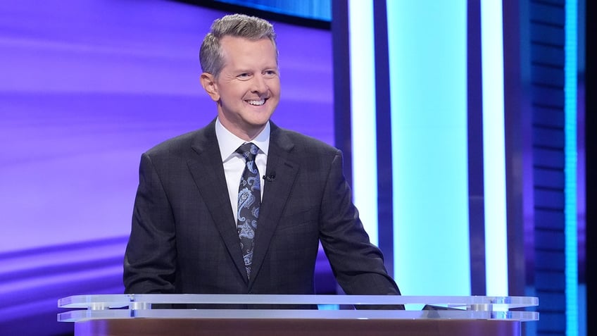 jeopardy contestant teased by ken jennings slammed by fans for missing cakewalk clue way too easy