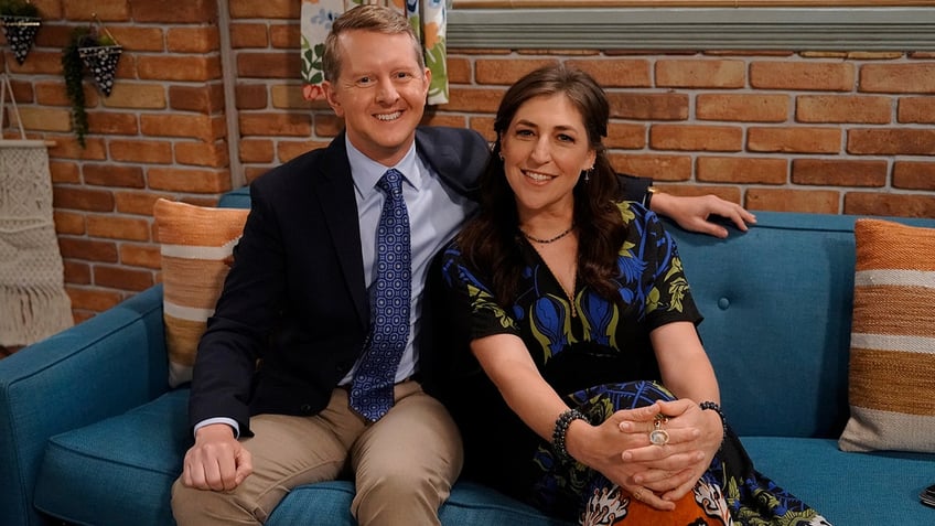 jeopardy host mayim bialik received criticism from producer amid fan backlash