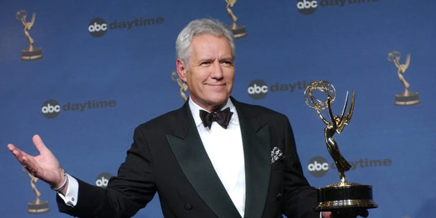 jeopardy producer discovered alex trebek on the floor crying in pain during cancer battle