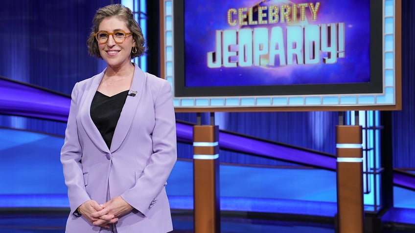 Mayim Bialik hosting celebrity jeopardy