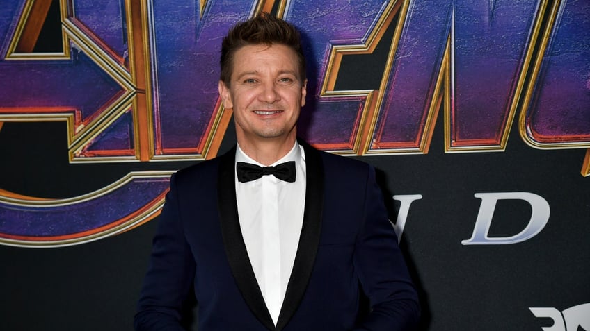 Jeremy Renner smiles on the carpet at the "Avengers: Endgame" premiere