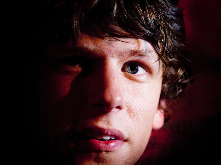 Actor Jesse Eisenberg attends the premiere of 'The Social Network' during the 48