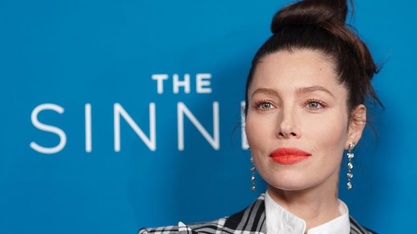 jessica biel at the sinner premiere