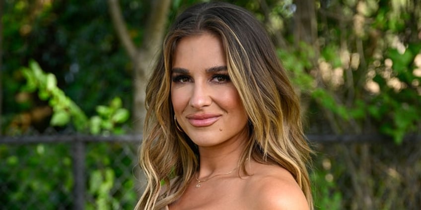 jessie james decker reveals fourth pregnancy months after husbands vasectomy refusal