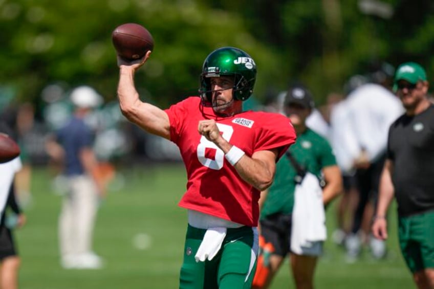 jets aaron rodgers defends nathaniel hackett and fires back at the broncos sean payton