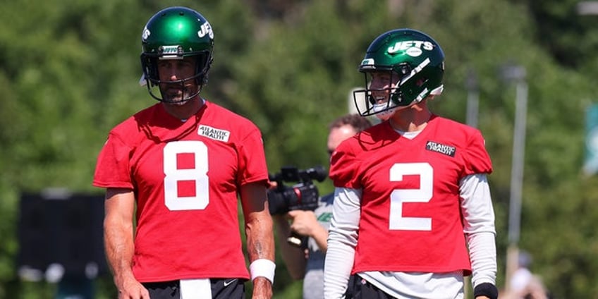 jets aaron rodgers pokes fun at backup zach wilson in hilarious birthday post