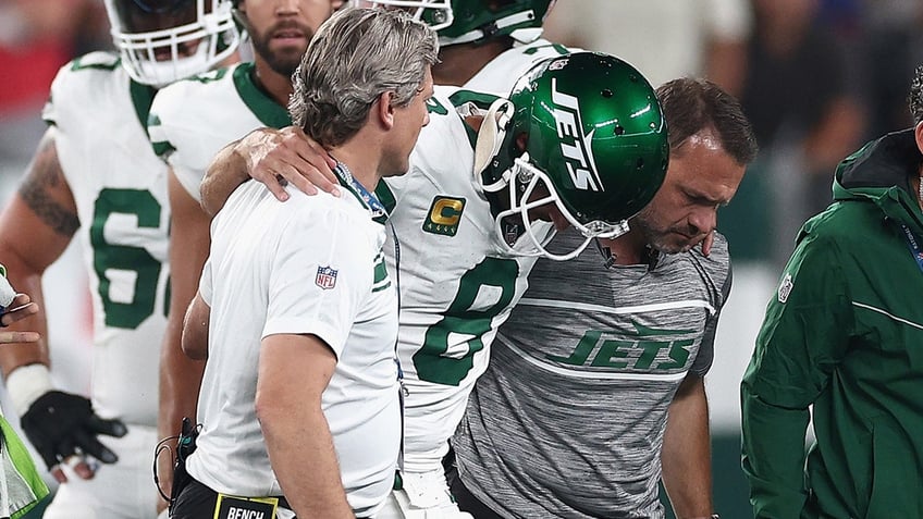 jets center recalls devastating moment robert saleh learned of aaron rodgers injury it was shocking