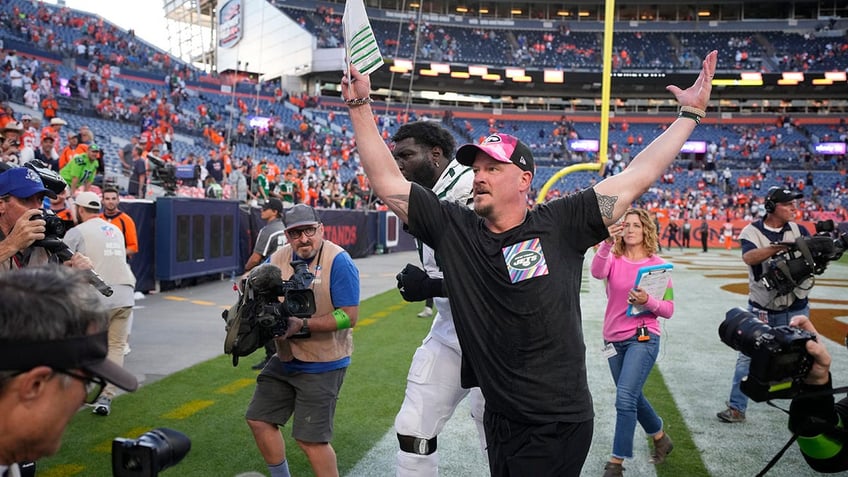 jets cj uzomah blasts broncos in pregame speech f him and f them