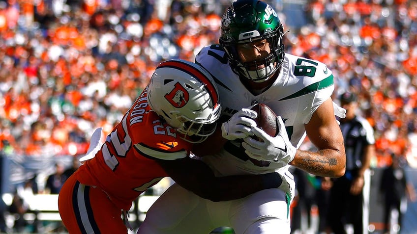 jets cj uzomah blasts broncos in pregame speech f him and f them