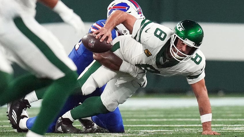 jets head coach dismisses notion that metlife stadium turf caused aaron rodgers injury