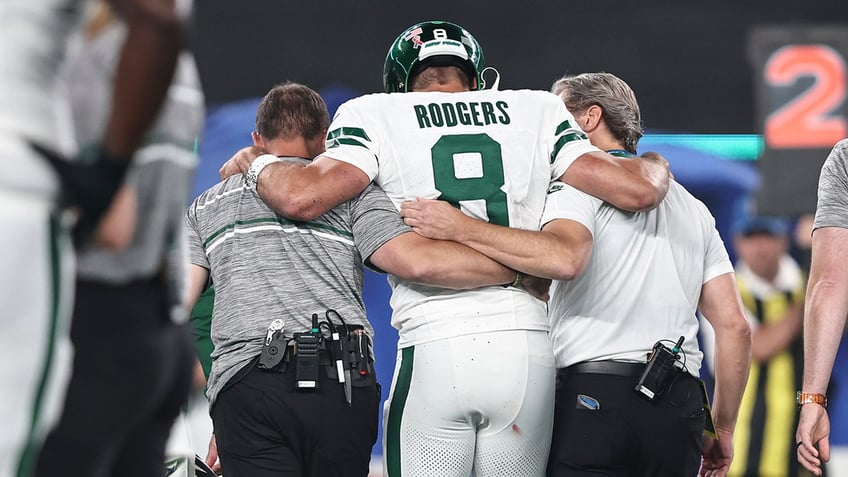 jets head coach dismisses notion that metlife stadium turf caused aaron rodgers injury