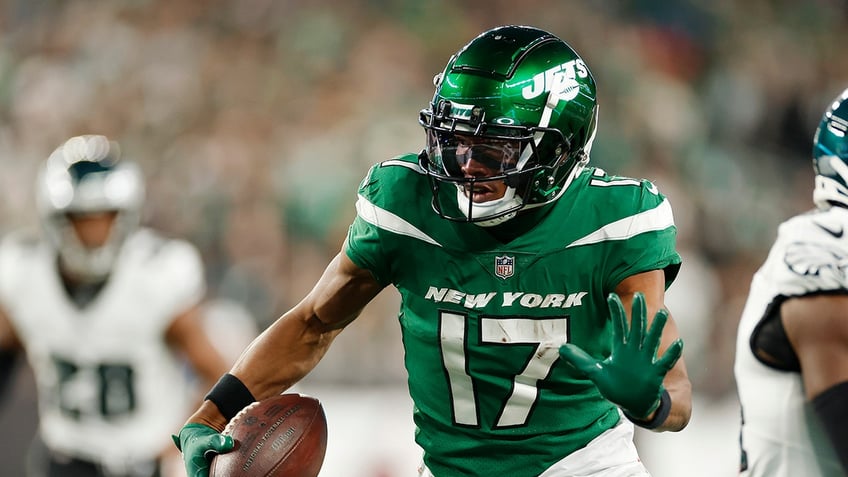 jets score first win over eagles in franchise history after forcing 4 turnovers on unbeaten squad