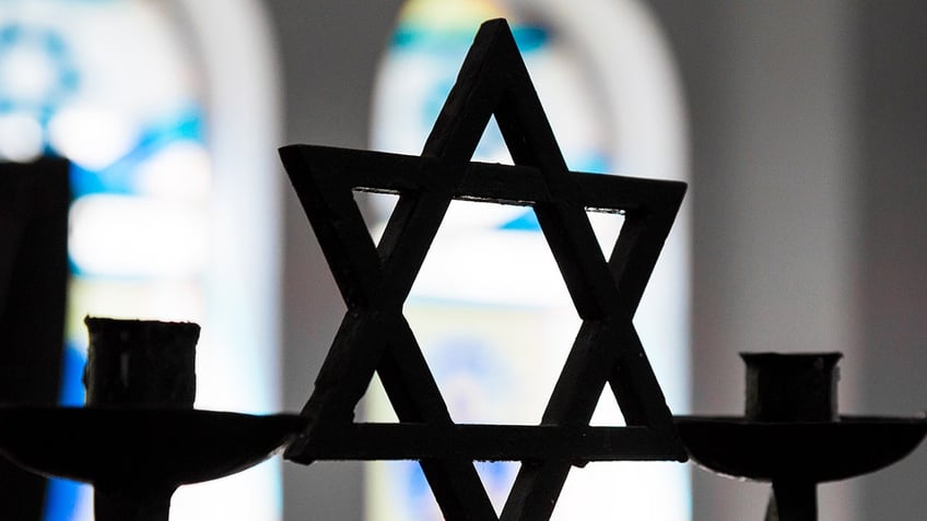 jewish institutions on high alert increase security in us following hamas attacks