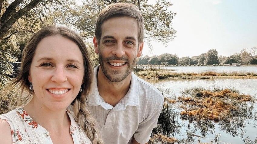 jill duggar claims religious dad jim bob would weaponize her marriage