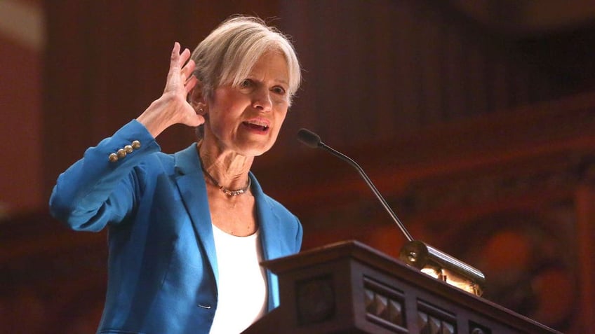 Jill stein raises her hand speaking