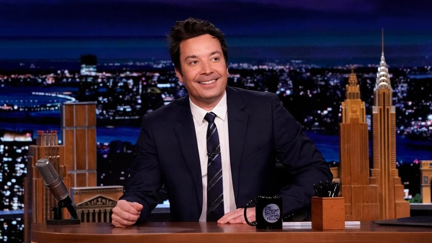 jimmy fallon apologizes to tonight show staff following report on erratic behavior toxic workplace