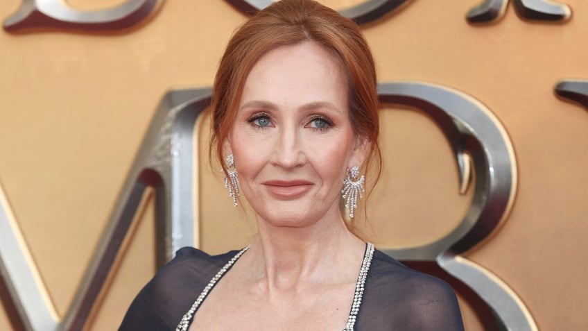 jk rowling says she would happily go to jail for using someones incorrect pronouns