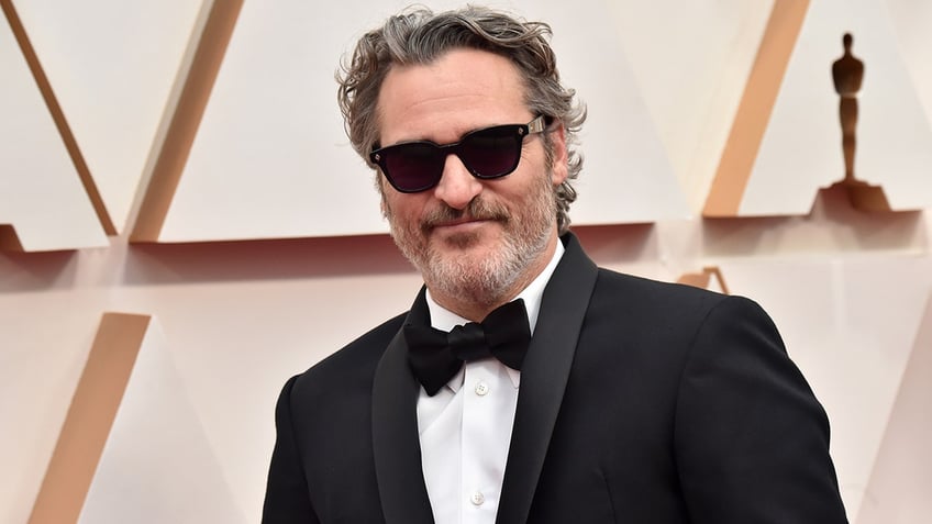 joaquin phoenix cate blanchett other a listers call on biden to urge ceasefire between israel hamas