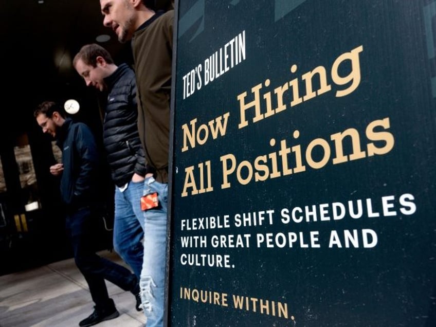 jobless claims still lagging behind expectations painting picture of tight labor market