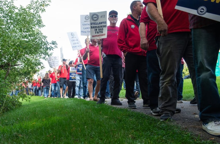 joe biden goes populist with ad defending union workers from attacks by nikki haley tim scott