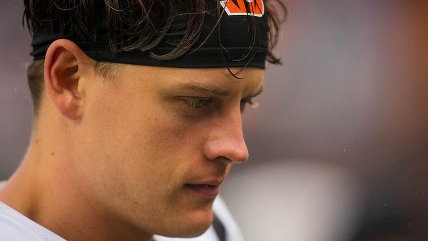 joe burrow sports new look prompted in part by brutal performance in bengals loss