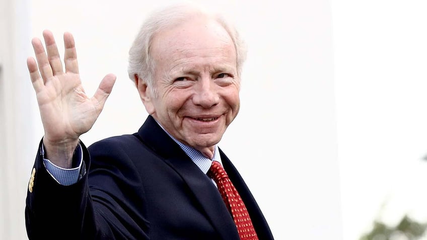 Joseph Lieberman waving