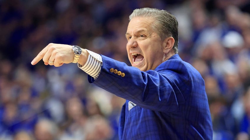 John Calipari points