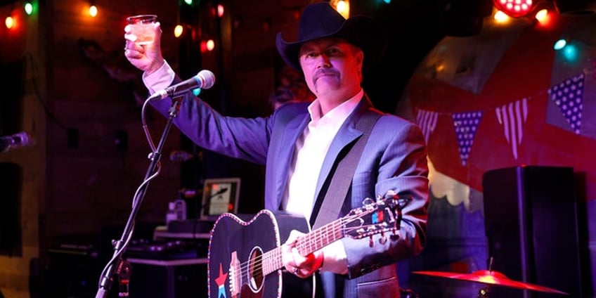 john rich defends oliver anthony jason aldean as country stars dominate music guys like us speak the truth