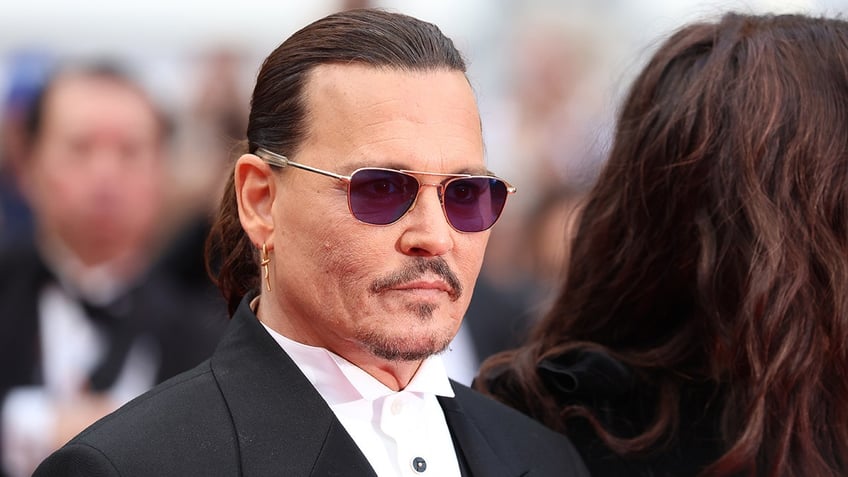 johnny depp reveals who stayed loyal through his tough times i will forever be in their debt